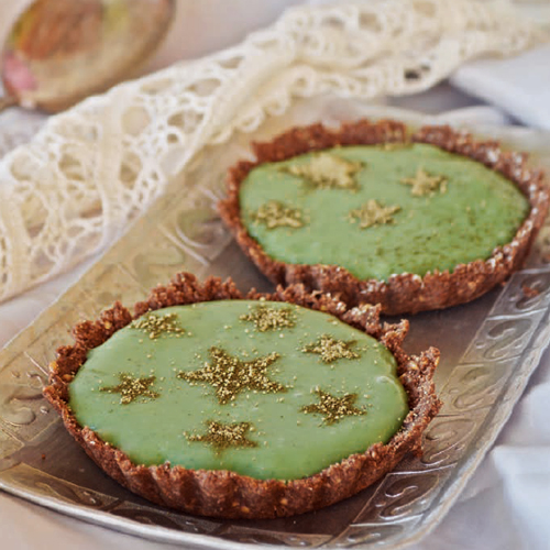 Matcha teás, kókuszos lime-tart
