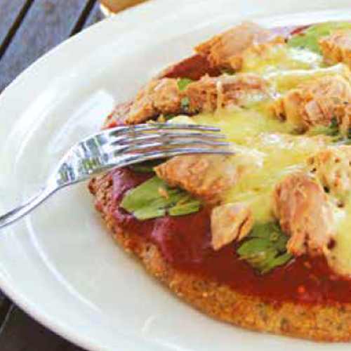 tonhalas-spenótos "kelesztett" pizza